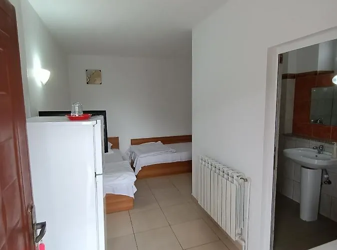 La Mariana Vama Veche