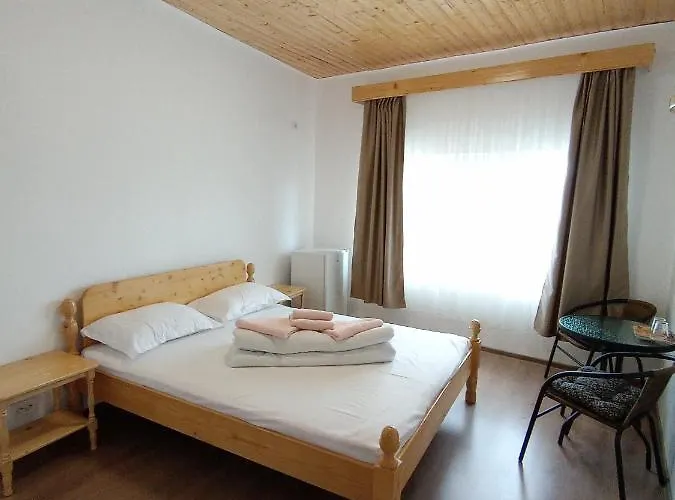 La Mariana Guest house *