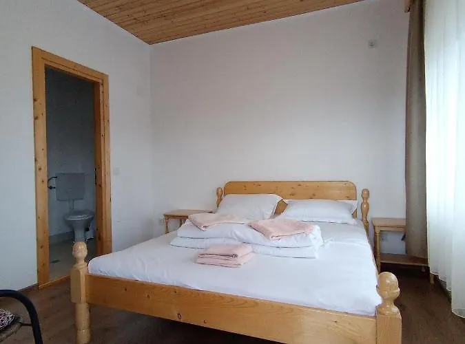 La Mariana Guest house *