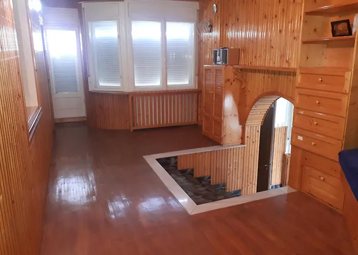 La Mariana Guest house *