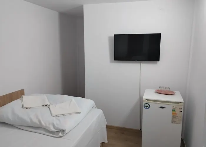 La Mariana Vama Veche